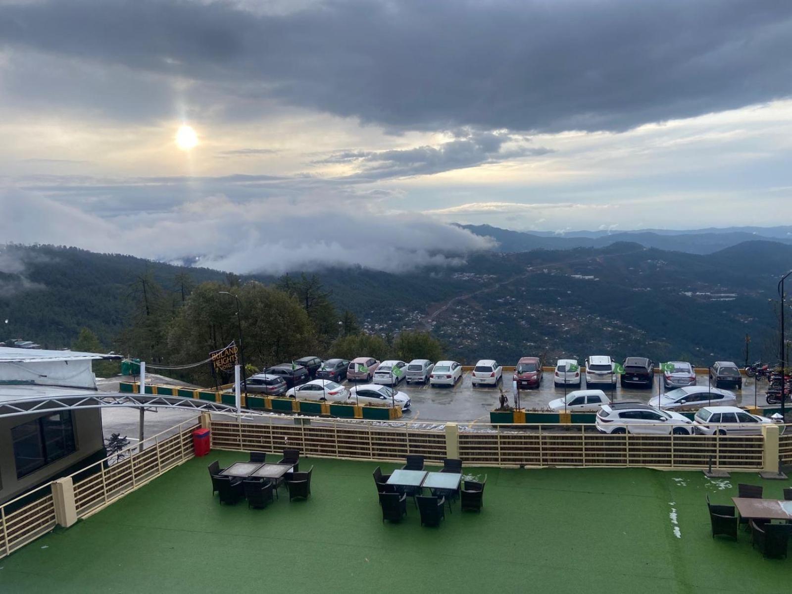 Buland Heights Hotel Murree Exterior photo