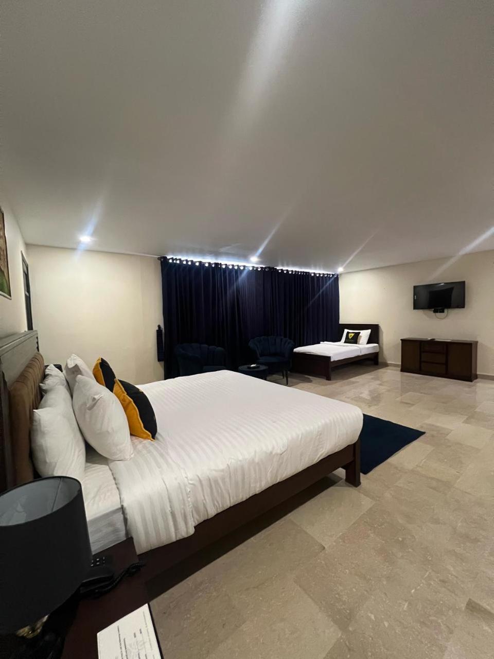 Buland Heights Hotel Murree Exterior photo